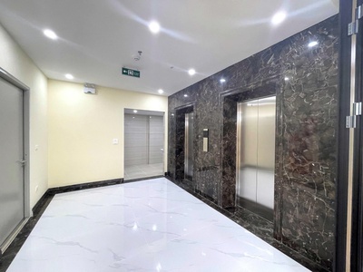 Cho thuê Tòa Văn Phòng VIP 10 Tầng Xây Mới Mặt Phố Hoàng Ngân. Vị Trí Lô Góc. DT 360m2. MT 12m 13