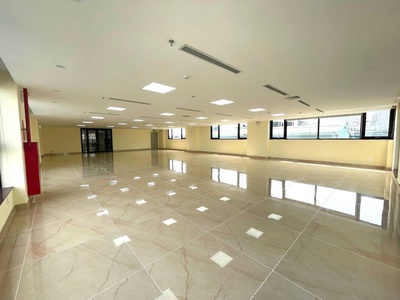 Cho thuê Tòa Văn Phòng VIP 10 Tầng Xây Mới Mặt Phố Hoàng Ngân. Vị Trí Lô Góc. DT 360m2. MT 12m 15