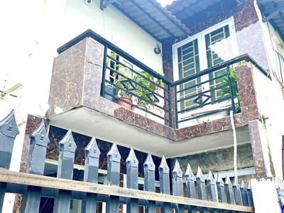 Bán nhà 2 tầng NGANG 8M HẺM XE HƠI đối diện Chung cư HAPPY ONE SORA - 3PN chỉ 4.5 tỷ 2