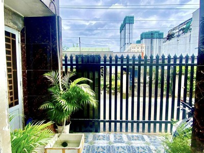 Bán nhà 2 tầng NGANG 8M HẺM XE HƠI đối diện Chung cư HAPPY ONE SORA - 3PN chỉ 4.5 tỷ 3