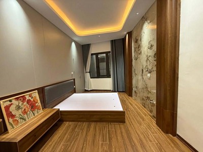 Lô góc 6 tầng thang máy xây mới thông Hồ Ba Mẫu - Ô Đồng Lầm gần phố 37m2 full nội thất xịn, 9.x tỷ 3