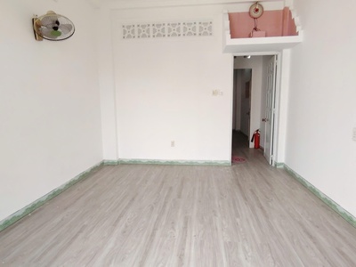 Cho thuê nhà riêng 388/5 Huỳnh Tấn Phát, hẻm Xe Hơi, 130m2, 4PN, 2WC, giá ưu đãi 5