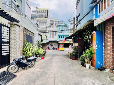 Bán nhà 67m2, khu ẩm thực đêm nguyễn nhữ lãm nguyễn sơn, giá chỉ 7.58 tỷ còn tl 1