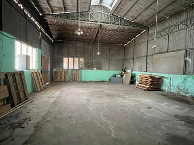 Cần bán 1879m2 kho và 3 nhà cấp 4 đường vào xe tải 2