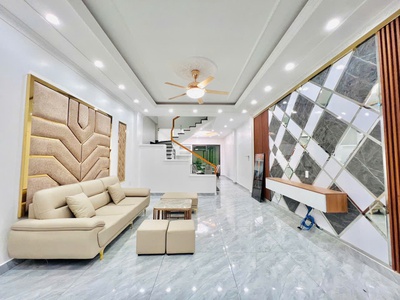 Bán nhà 4 tầng độc lập có sân cổng rộng   trung tâm phố văn cao, hải phòng 0