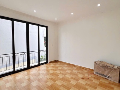 Bán nhà 4 tầng độc lập có sân cổng rộng   trung tâm phố văn cao, hải phòng 3