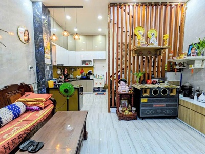 Nhà 2 lầu huỳnh tấn phát quận 7 - 5 m 9m - 6.2 ty-tl 0