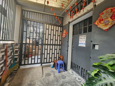 Chdv 132m2 ngang 8,5 dài 17m. đường tám danh hxh q8 giáp q5. 2