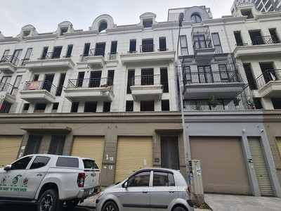 Shophouse Trâu Quỳ, đường 22m kinh doanh sầm uất 77m2 5 tầng nhỉnh 2 chục tỷ Lh 0989894845 0