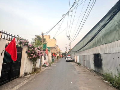 Nhà mới hiệp bình phước   2 tầng đón tết   3pn   gần kdc hồng long   chỉ 3.65 tỷ 4