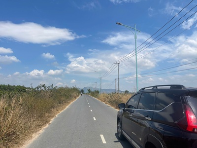 Bán 50m đất mặt tiền mai thúc loan, tân hải, lagi giá ngộp 160tr/m ngang 1