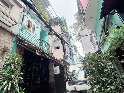 Bán nhà 3 tầng ngay trường dh văn lang, quận 1 - mặt tiền hxh đ. nguyễn khắc nhu - 50m2 - sổ hồng 0