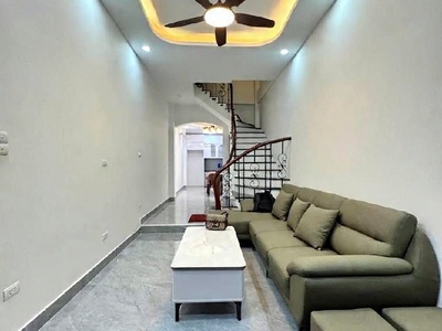 Ngọc khánh dt 35m x5 tầng 12,7 tỷ-cách 1 nhà ra phố,full nội thất 0