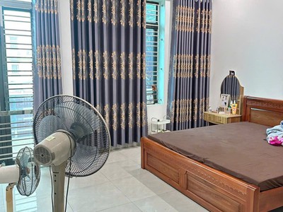 Bán căn nhà 3 tầng mặt phố KD buôn bán, phường Ngọc Châu, TP HD, 75m2, mt 5m, 4.x tỷ 1