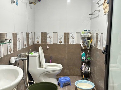 Bán căn nhà 3 tầng mặt phố KD buôn bán, phường Ngọc Châu, TP HD, 75m2, mt 5m, 4.x tỷ 4