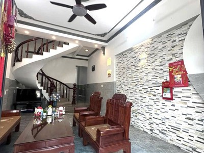 Bán nhà 2 tầng đường đồng trí 3 - gần trường đh sư phạm 1