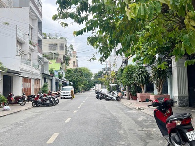 Bán gấp chdv 6 tầng mặt tiền đường huỳnh văn một p.hiệp tân quận tân phú. giá: 14.5 tỷ 2