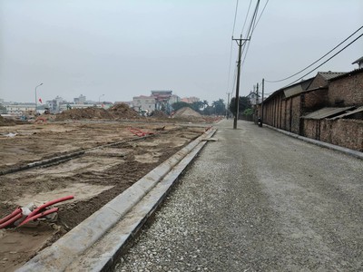 Nhìn ra đấu giá 126m2, mt6m, 15.1 tỷ, bắc hồng,đông anh. 2