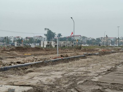 Nhìn ra đấu giá 126m2, mt6m, 15.1 tỷ, bắc hồng,đông anh. 1