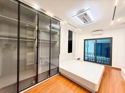 Bán nhà cự khối long biên mới tinh nội thất đẹp 33m 5 tầng chỉ 5.x tỷ 3