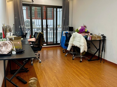 Cho thuê nhà nguyên căn 5 tầng 35m2/sàn mới đẹp trên phố hồ tùng mậu,...