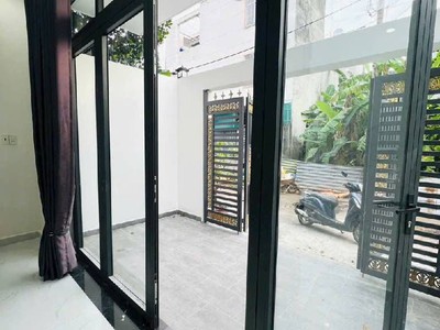 Bán nhà 55m2 x 3 tầng  long trường ,quận 9  ngang hiếm  5.5m , hxh đường 6m ,giá chỉ 4 tỷ 800 2