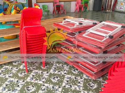 Bàn mầm non chân gập,bàn ghế mầm non, bàn bán nguyệt mầm non 6