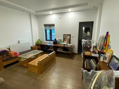 Cho thuê nhà phố Văn Cao, 4 p.ngủ khép kín, DT: 70m2. 2