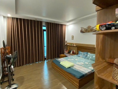 Cho thuê nhà phố Văn Cao, 4 p.ngủ khép kín, DT: 70m2. 3