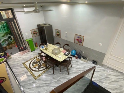 Cho thuê nhà phố Văn Cao, 4 p.ngủ khép kín, DT: 70m2. 5