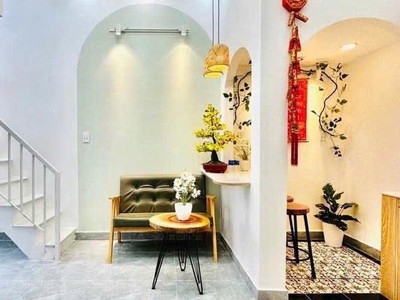 Bán nhà đẹp tân bình: nhỉnh 2xx tỷ, 15m2, 3 tầng, 2 phòng ngủ, sổ hồng chính chủ,  liên hệ 0