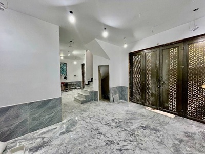 Nhà dòng tiền đội cấn 60m x7 tầng thang máy 22,5 tỷ lô góc,ngõ thông,30m ô tô tránh 4