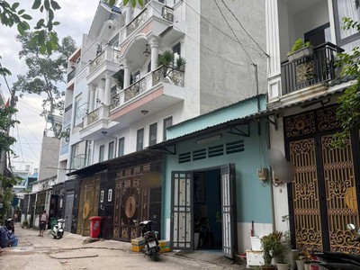 Cho thuê nhà NGUYÊN CĂN ĐƯỜNG SỐ 3, P.Trường thọ   gần ga metro Giá 6tr/tháng. 0