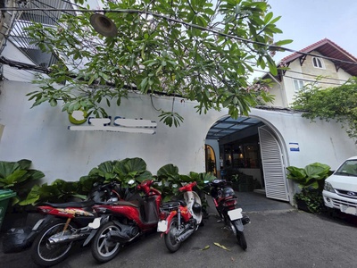 Bán Gấp Biệt Thự Khan Hiếm HXH Cao Thắng Quận 3 3