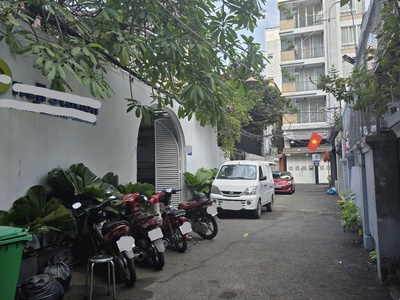 Bán Gấp Biệt Thự Khan Hiếm HXH Cao Thắng Quận 3 4