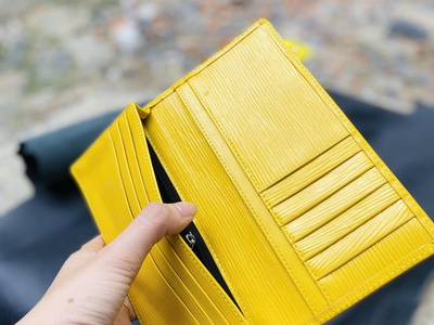 Xưởng Gia Công Phụ Kiện Thời Trang Da Thật Trường Chinh 9