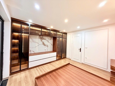 Siêu phẩm trung tâm thanh xuân Vương Thừa Vũ Thang máy Thoáng trước sau Tổng 6 phòng ngủ 0