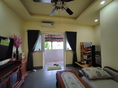 Nhà phố đẹp ngay trung tâm     chỉ 2 tỷ 1 0