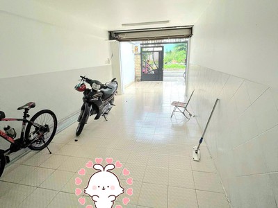 Bán nhà mặt phố 200m2 bình tân, 3 tầng, 6pn, sổ đỏ, nhỉnh 19xx tỷ - vị trí vàng, 0943166831 xem nhà 1