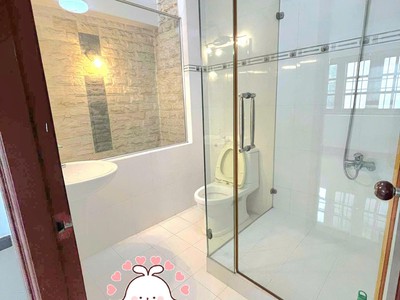 Bán nhà mặt phố 200m2 bình tân, 3 tầng, 6pn, sổ đỏ, nhỉnh 19xx tỷ - vị trí vàng, 0943166831 xem nhà 4