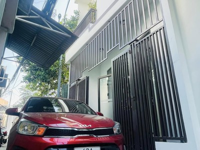 Nhà 2 tầng 2 mê kiệt ô tô full nội thất y hình  - gần đường chính tô hiệu 4