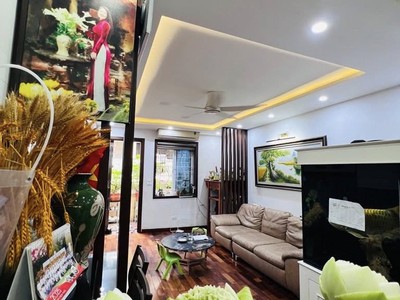 Bá.n tập thể phố 8/3 diện tích sử dụng 70m 2 ngủ 3