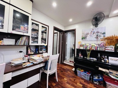 Bá.n tập thể phố 8/3 diện tích sử dụng 70m 2 ngủ 2