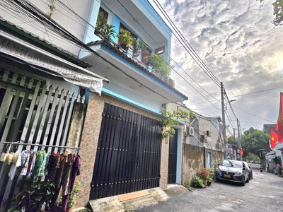 Nhà 112m2-  gần ngã tư thủ đức   kế bên bv đa khoa    2 tầng đúc kiên cố 6 phòng cho thuê   chỉ 7.x 0