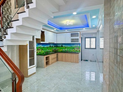 Nhà đẹp 3 tầng hxh ngay đhsp kỹ thuật hoàng diệu thủ đức chỉ 7 tỷ nhĩnh 3