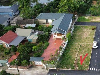 Cần tiền bán lô góc 100m có 2 mặt tiền đẹp đường chính thông 3 lối. giá đầu tư. kđt hòa lạc-sơn tây 0