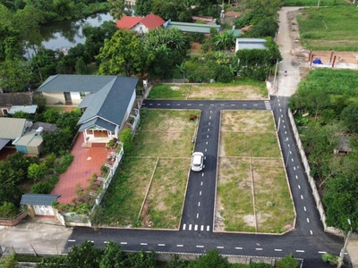 Cần tiền bán lô góc 100m có 2 mặt tiền đẹp đường chính thông 3 lối. giá đầu tư. kđt hòa lạc-sơn tây 2