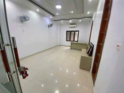 MT2381. Cho thuê nhà tuyến 2 Lê Hồng Phong 6