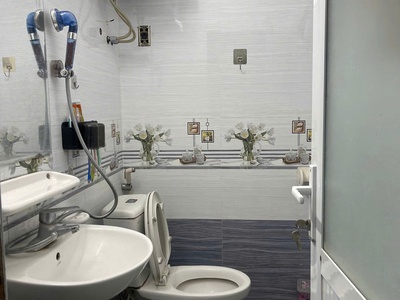 N5156. Cho Thuê căn nhà Mặt Ngõ Hồ Sen 6