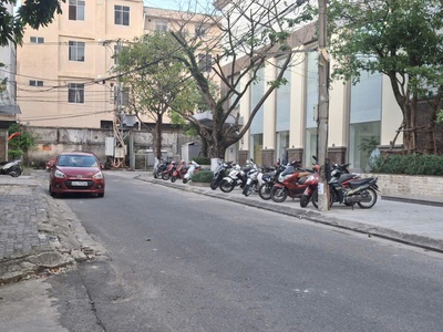 Nhà 3 tầng lô góc phố cổ hải châu mặt bằng kd ăn sáng cà phê 16.8 tỷ 2